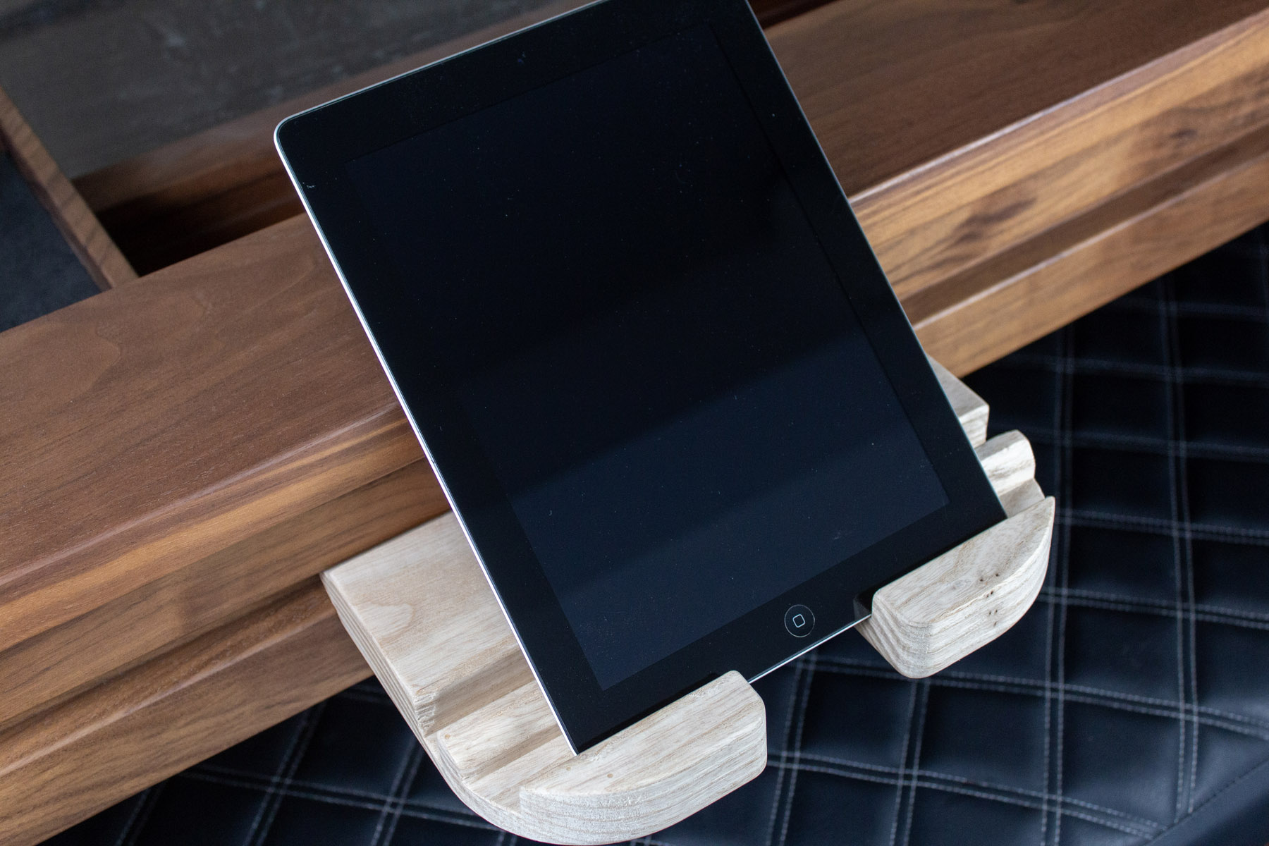 Tablet-Tray-inplay Tablet-Tray-inplay